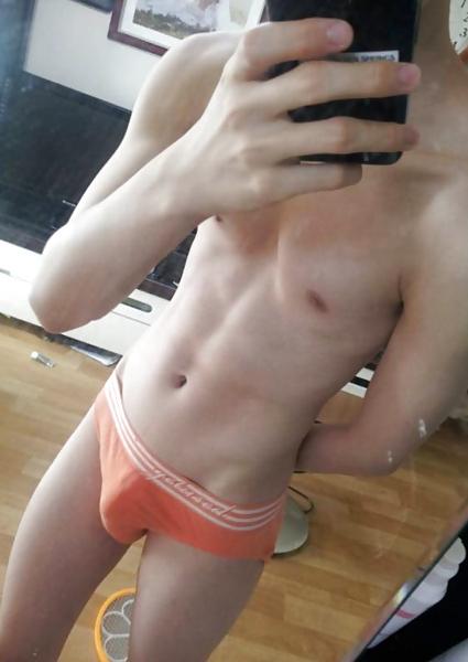 17P Twink Panty Bulge 2