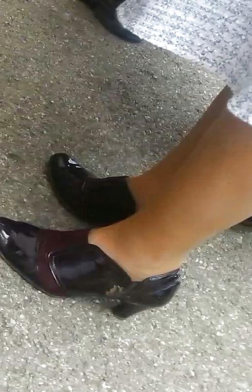 25P Spy feet, legs and skirt romanian