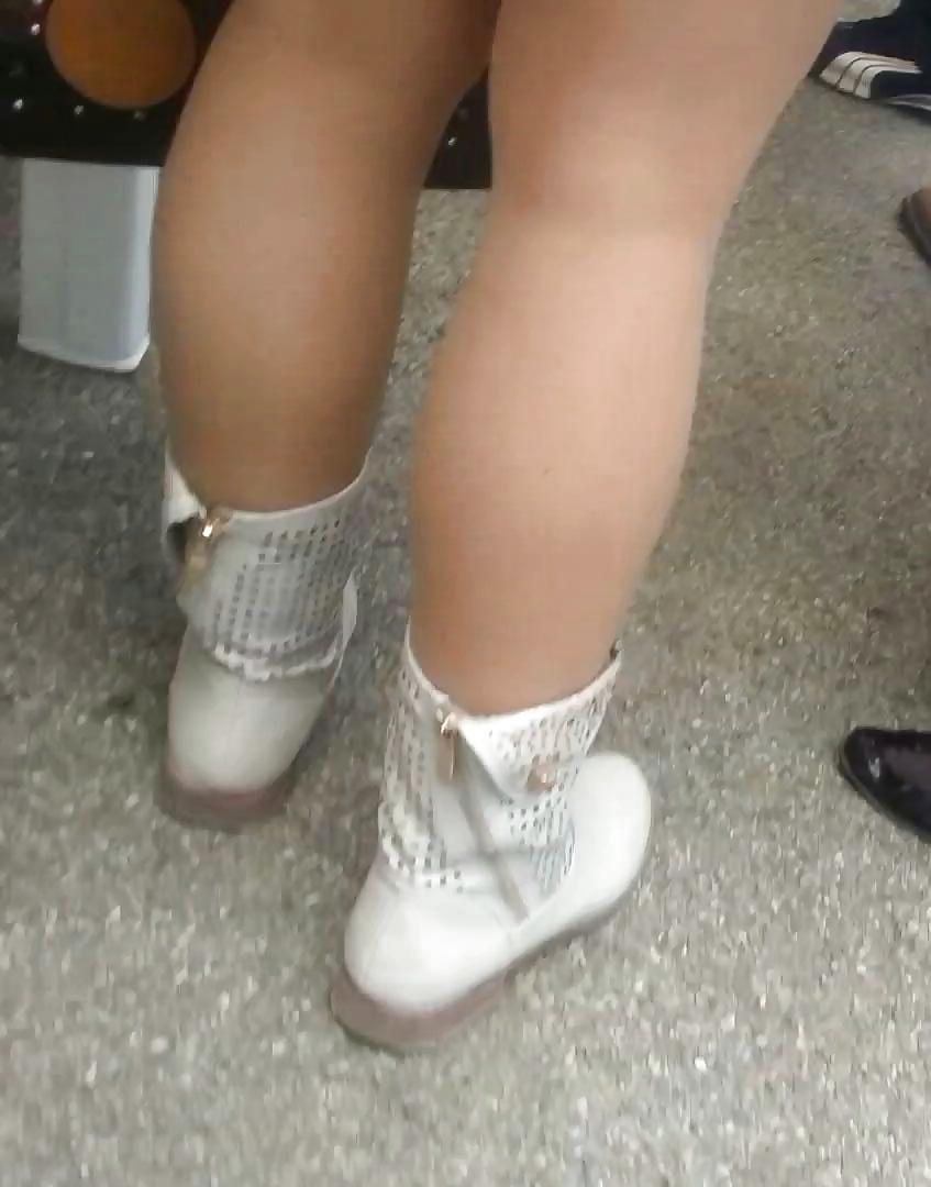 25P Spy feet, legs and skirt romanian