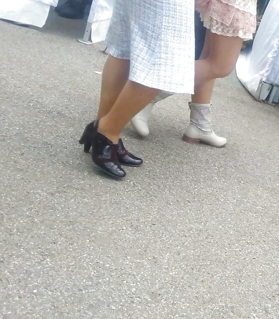 25P Spy feet, legs and skirt romanian