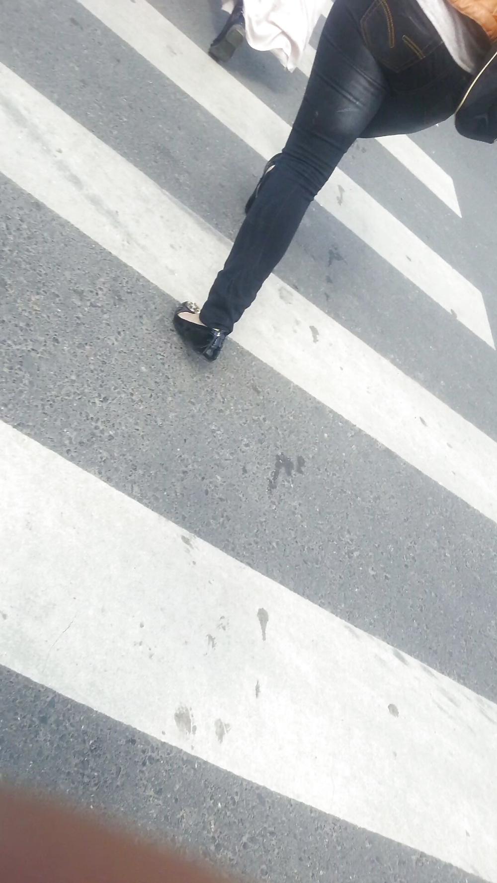 25P Spy feet, legs and skirt romanian