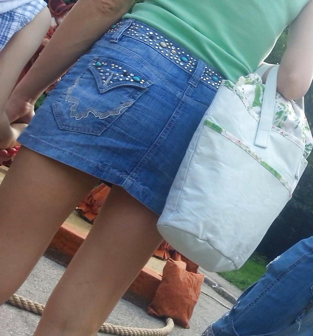 8P Spy sexy blonde skirt and feet romanian