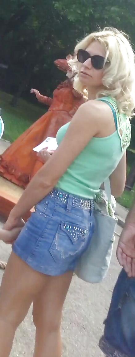 8P Spy sexy blonde skirt and feet romanian