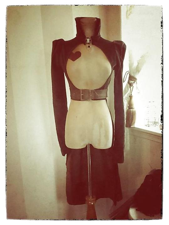 25P Leather & Lace