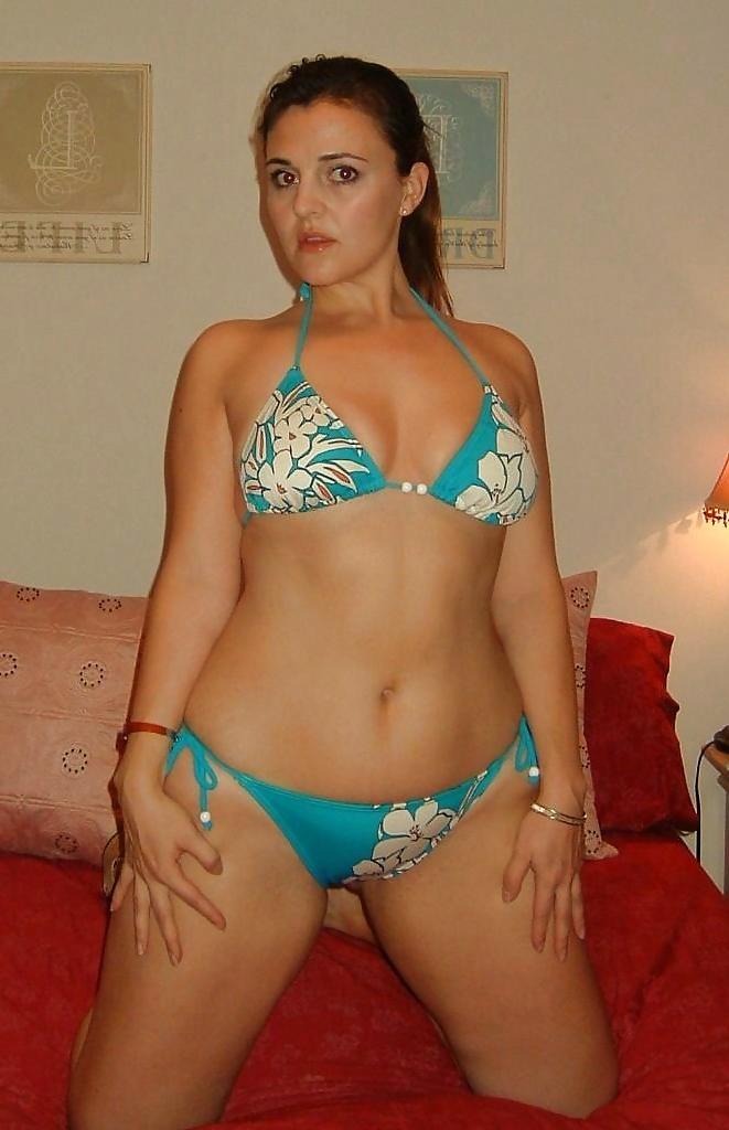 25P Hot Turkish Milf.