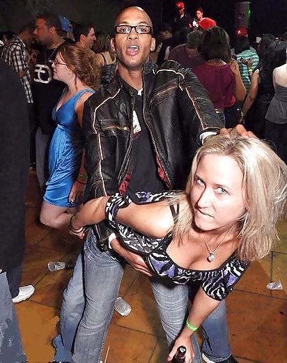 25P Black bulls party 