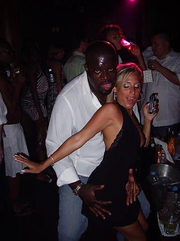 25P Black bulls party 
