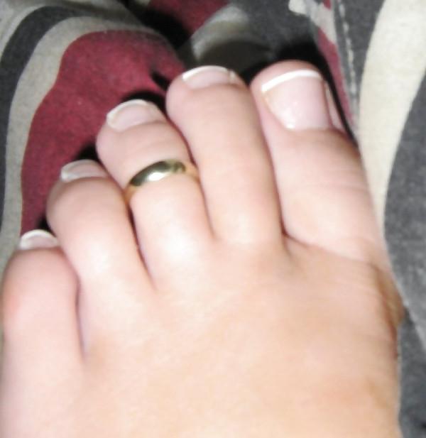 15P My girlfriend's gorgeous feet