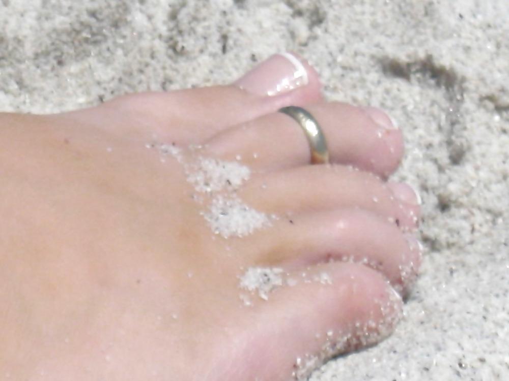 15P My girlfriend's gorgeous feet