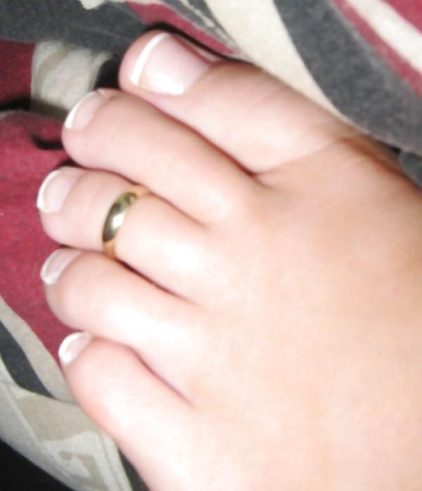 15P My girlfriend's gorgeous feet