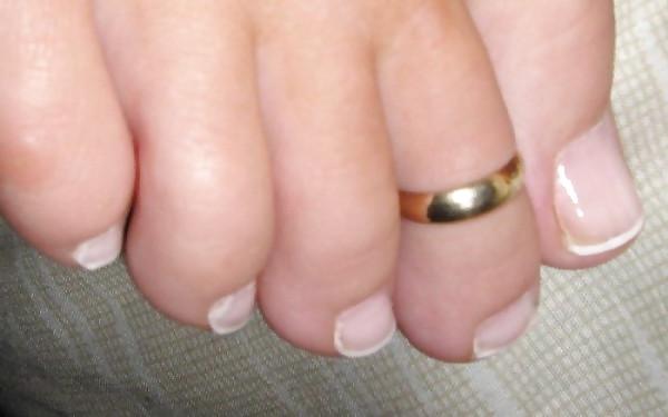 15P My girlfriend's gorgeous feet
