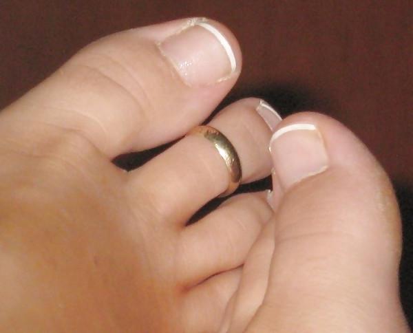 15P My girlfriend's gorgeous feet