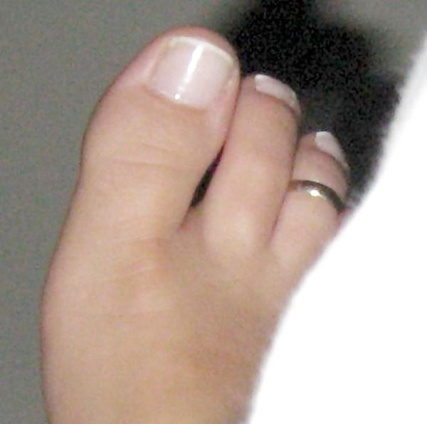 15P My girlfriend's gorgeous feet