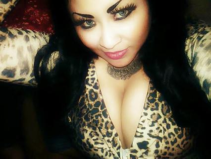 12P Huge latia cleavage