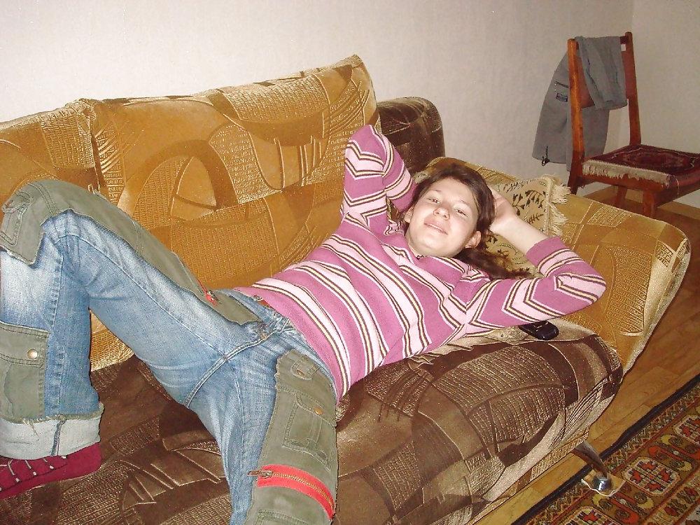 6P Ukrainian pimp and his girls 