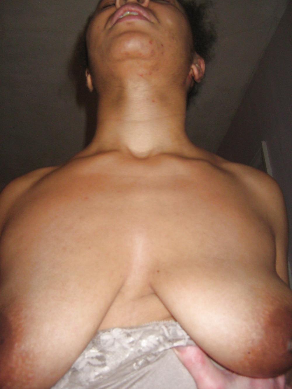 25P Black shved pussy creampied