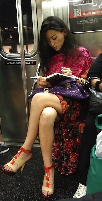 7P Voyeur nyc subway sexy asian 