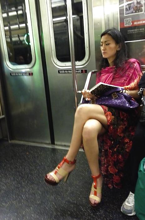 7P Voyeur nyc subway sexy asian 