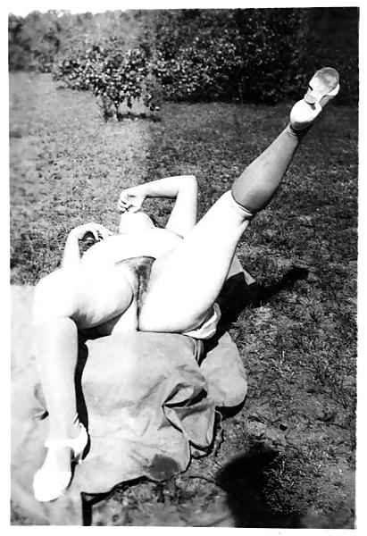 25P Retro porno photo!