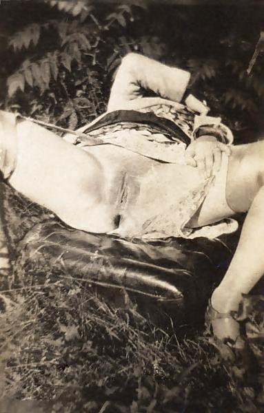 25P Retro porno photo!