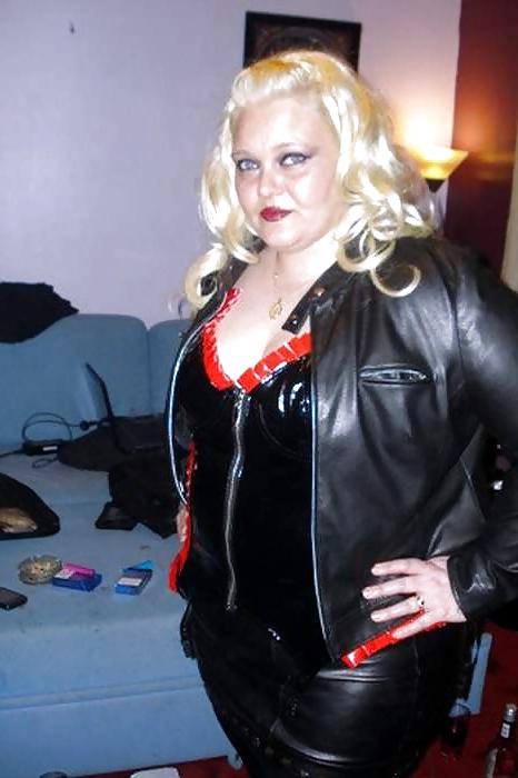 9P Bbw chubby latex 