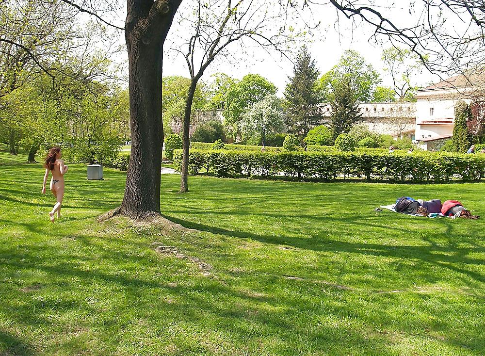 19P Wife walks naked in a public park