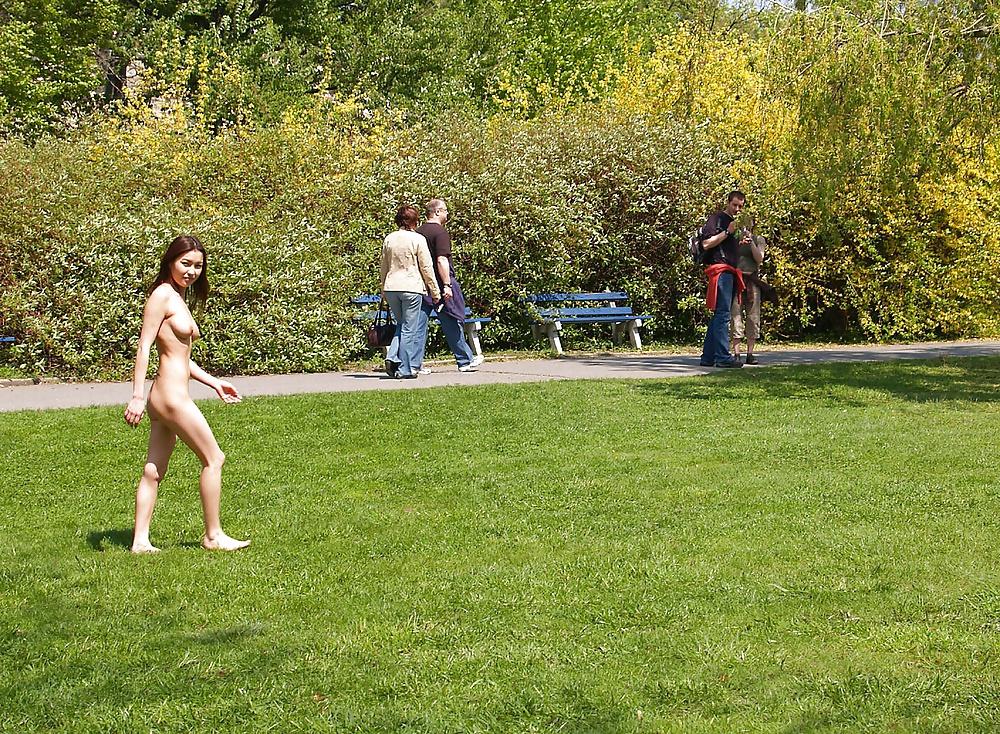 19P Wife walks naked in a public park