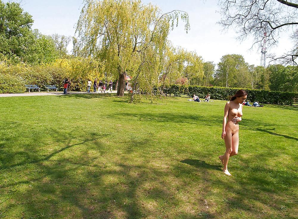 19P Wife walks naked in a public park
