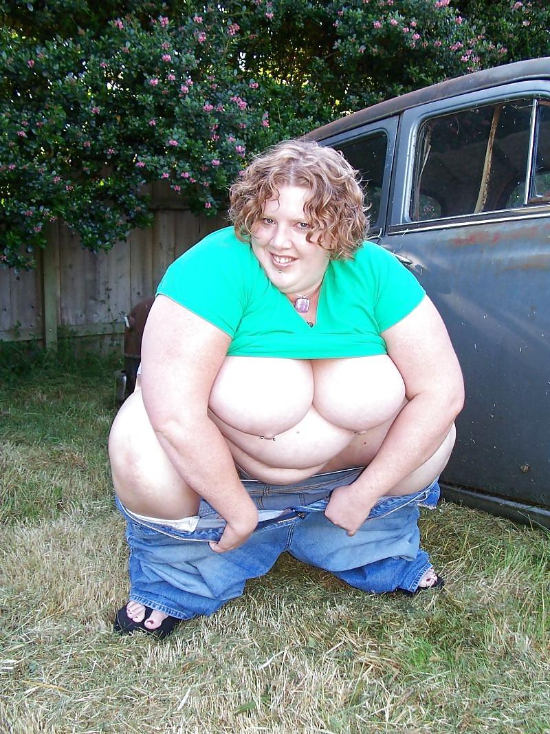 25P Nice red-headed SSBBW