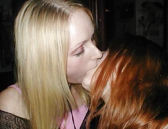 22P A world of girls kissing girls