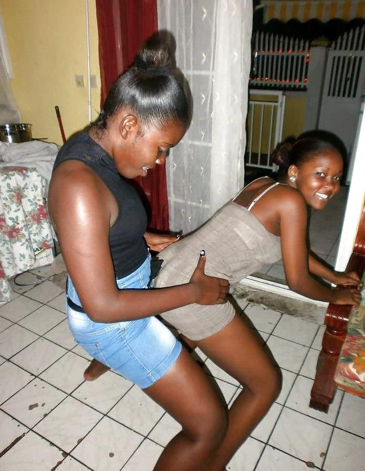 25P Black Chicks 4