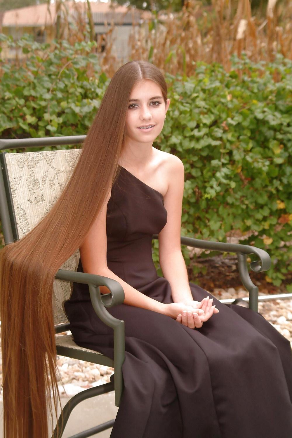 10P Beautiful Teen With Insanely Long Hair - 03