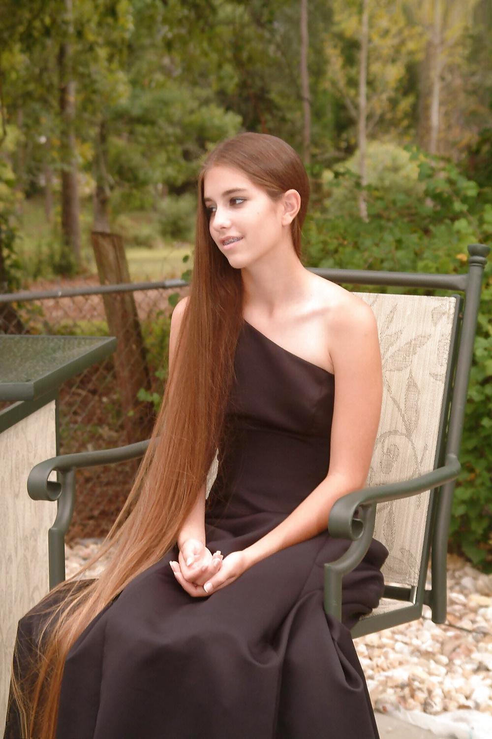 10P Beautiful Teen With Insanely Long Hair - 03