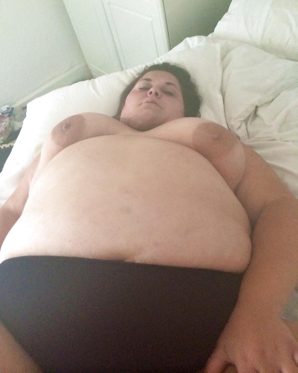 25P BBW wife gets fingered, dildoed, licked and fucked