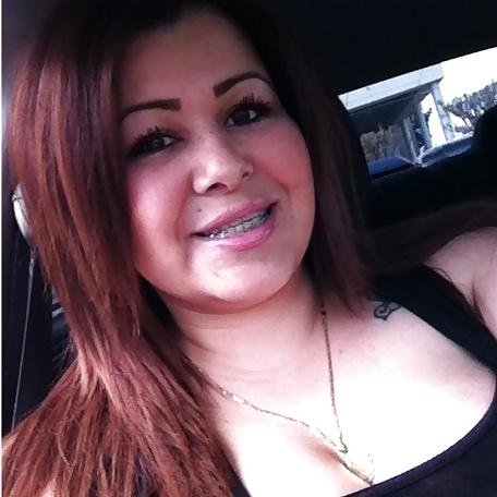 10P Latina milf cleavage