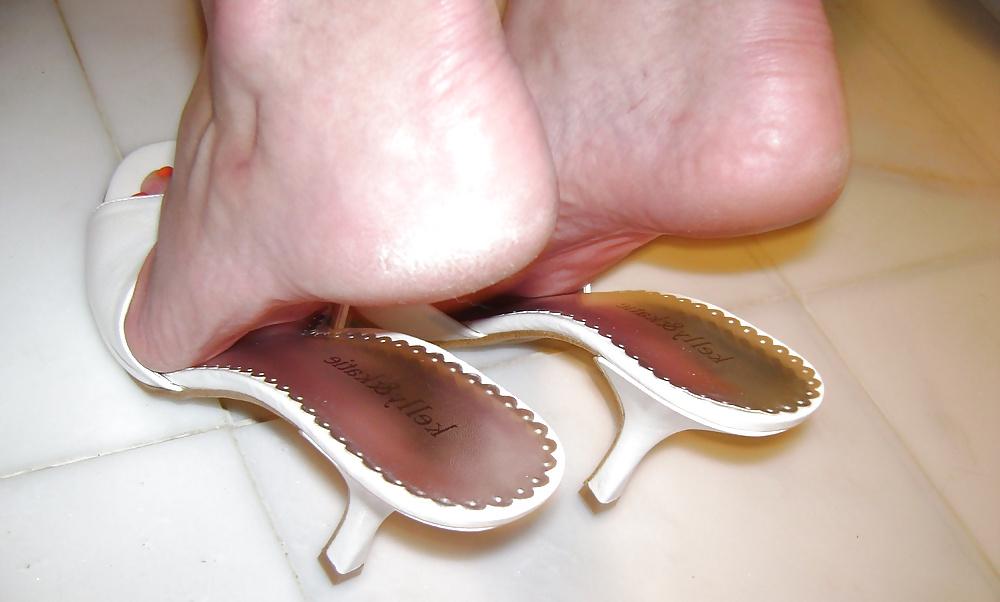 12P Feet Mature