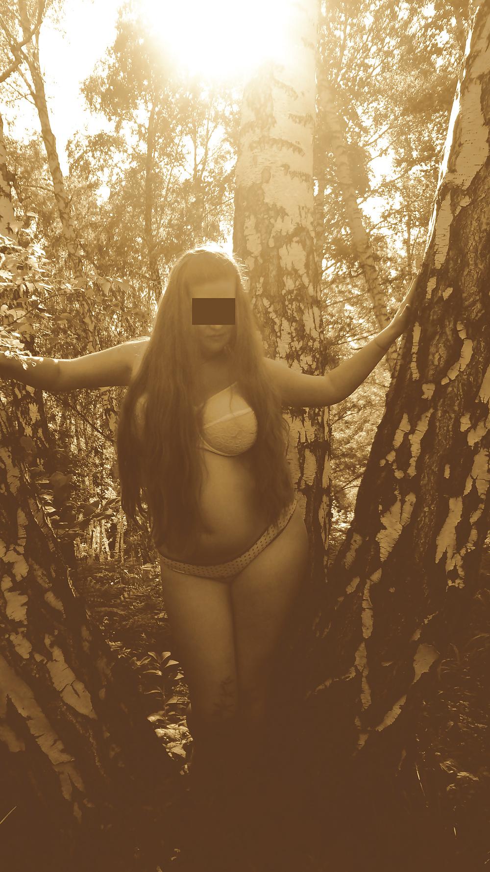 14P Nude in nature
