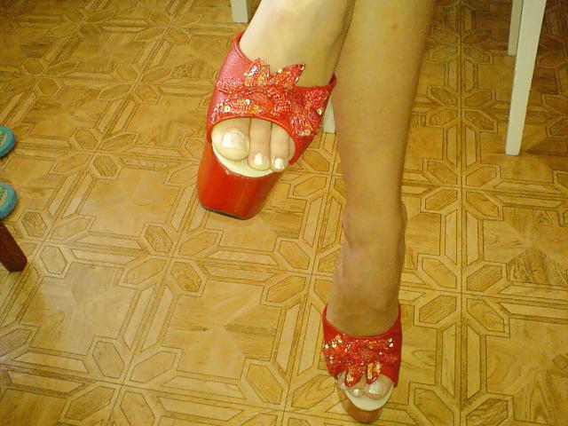13P Red high heels