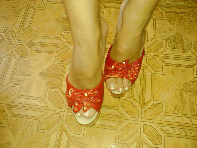 13P Red high heels