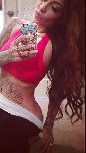 16P Gorgeous latina milf