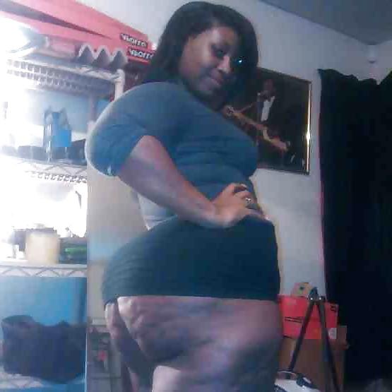 25P Thick black chocolate big booty 3