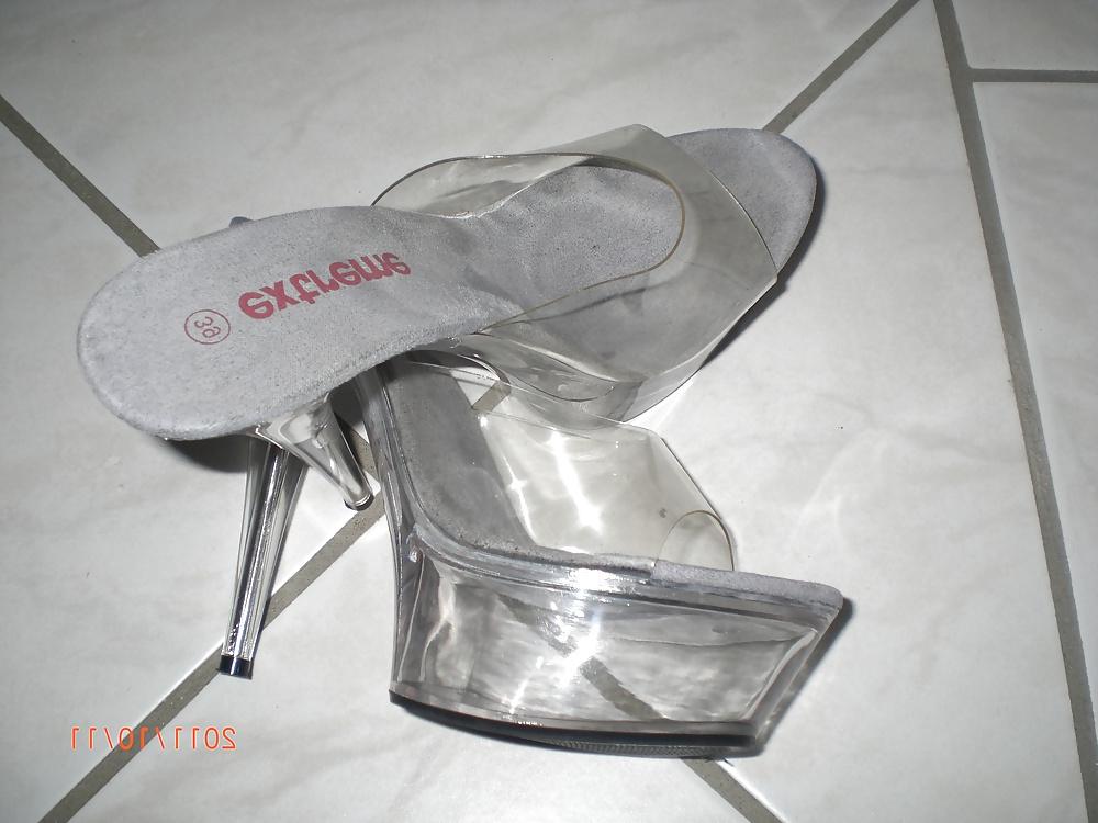 22P Cumshot on her clear Heels