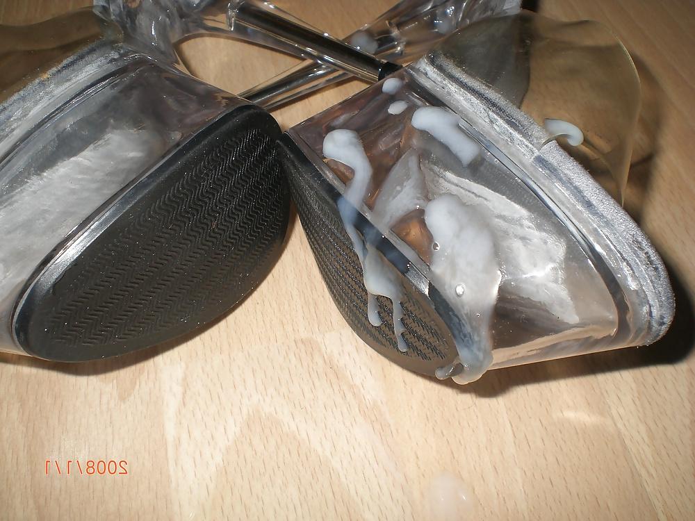 22P Cumshot on her clear Heels