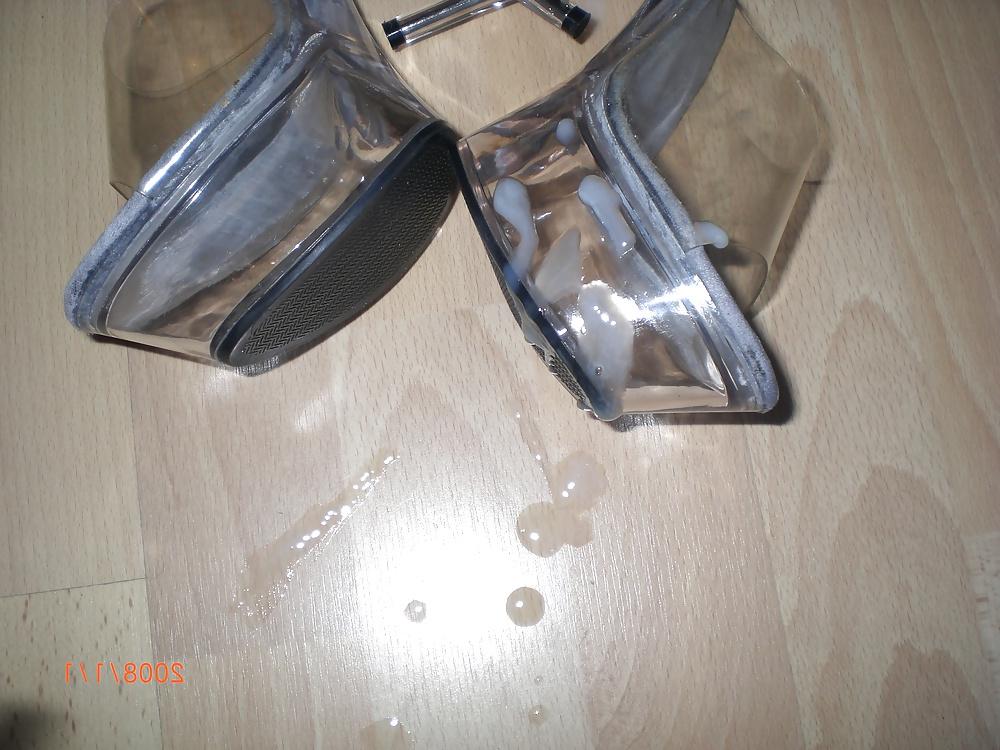 22P Cumshot on her clear Heels