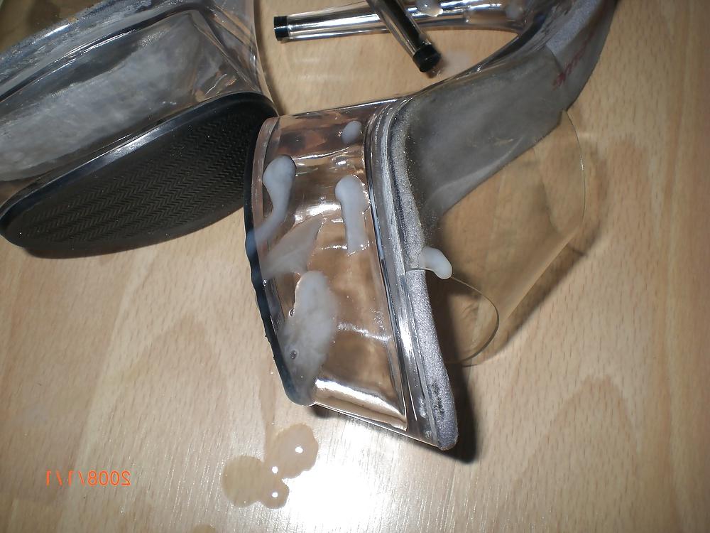 22P Cumshot on her clear Heels