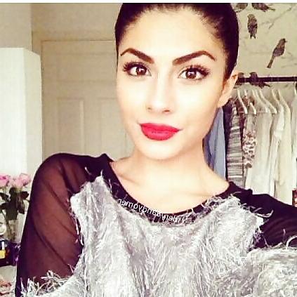 15P Turkish Barbies! On which face would you cum?
