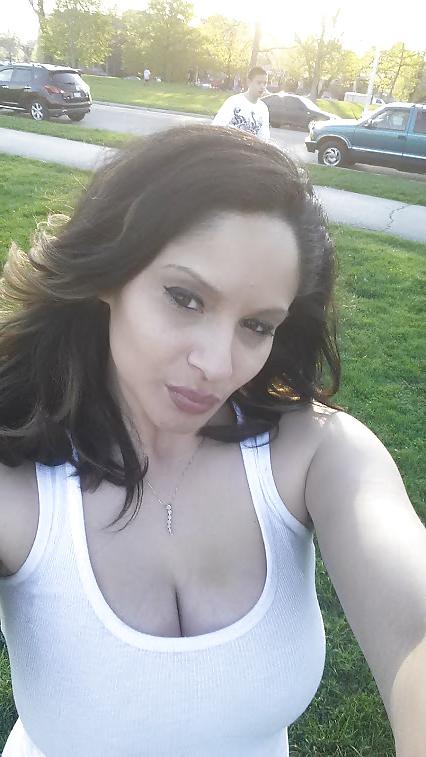 20P Gorgeous latina milf