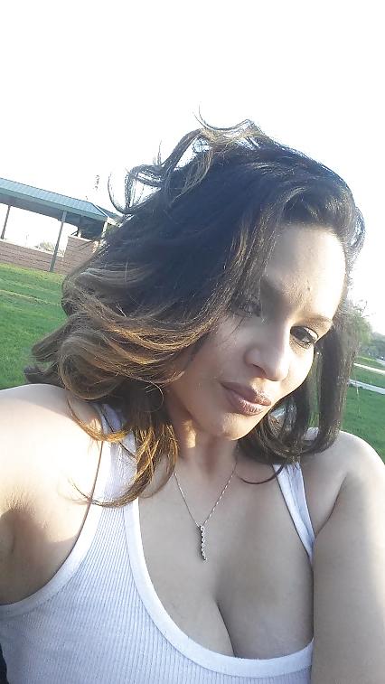 20P Gorgeous latina milf