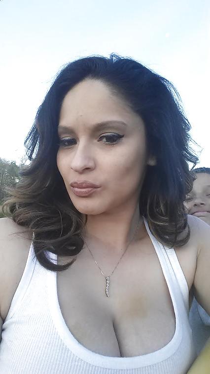 20P Gorgeous latina milf