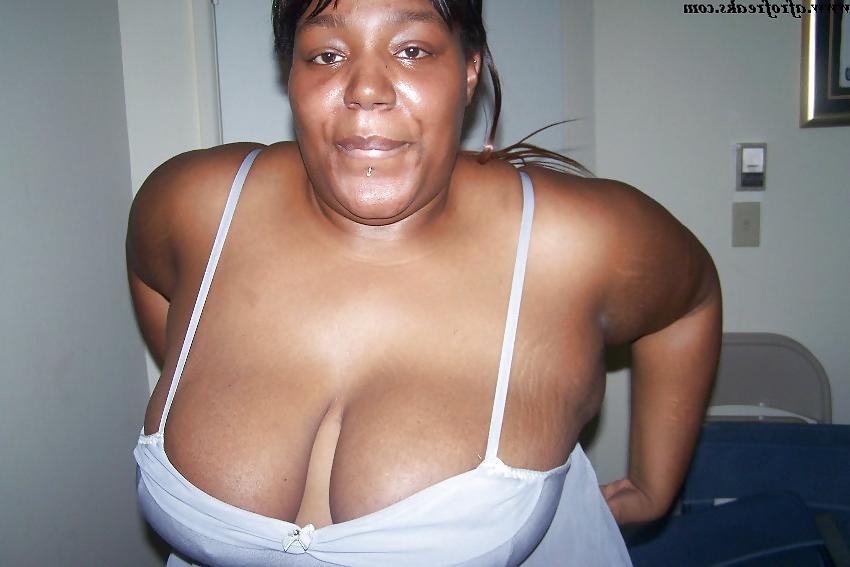 25P Black BBW pussy fist part 3